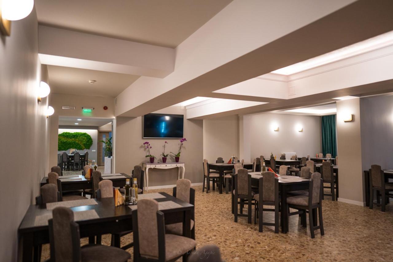 Hotel Hera Предял Экстерьер фото