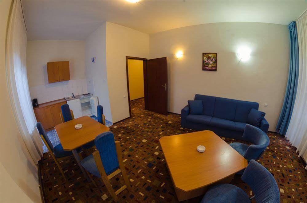 Hotel Hera Предял Экстерьер фото